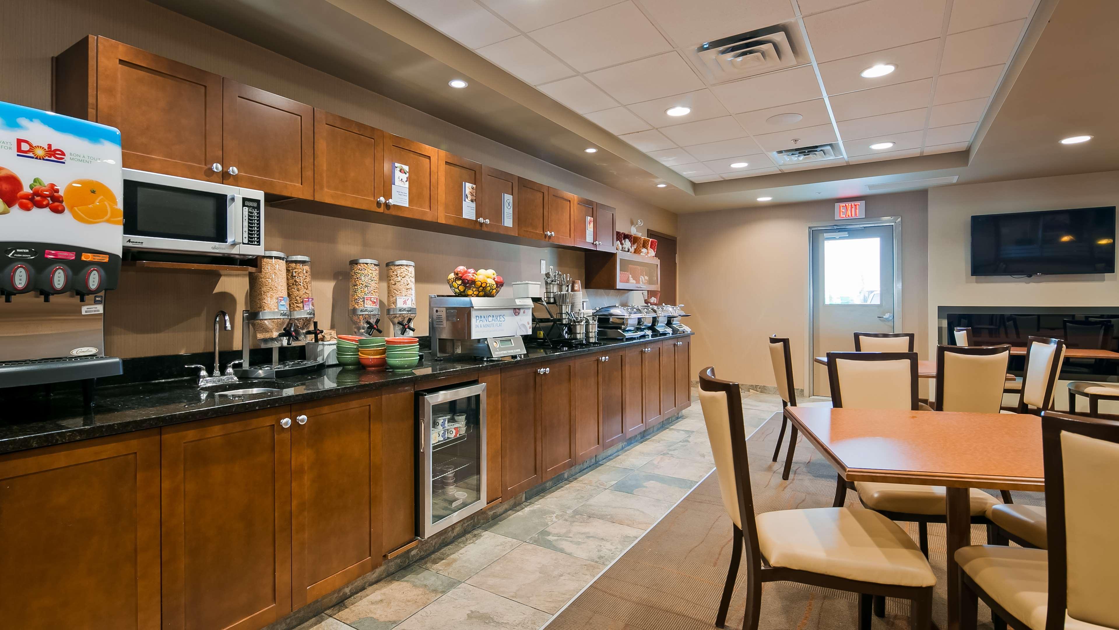 Best Western Plus Service Inn & Suites Lethbridge Eksteriør bilde