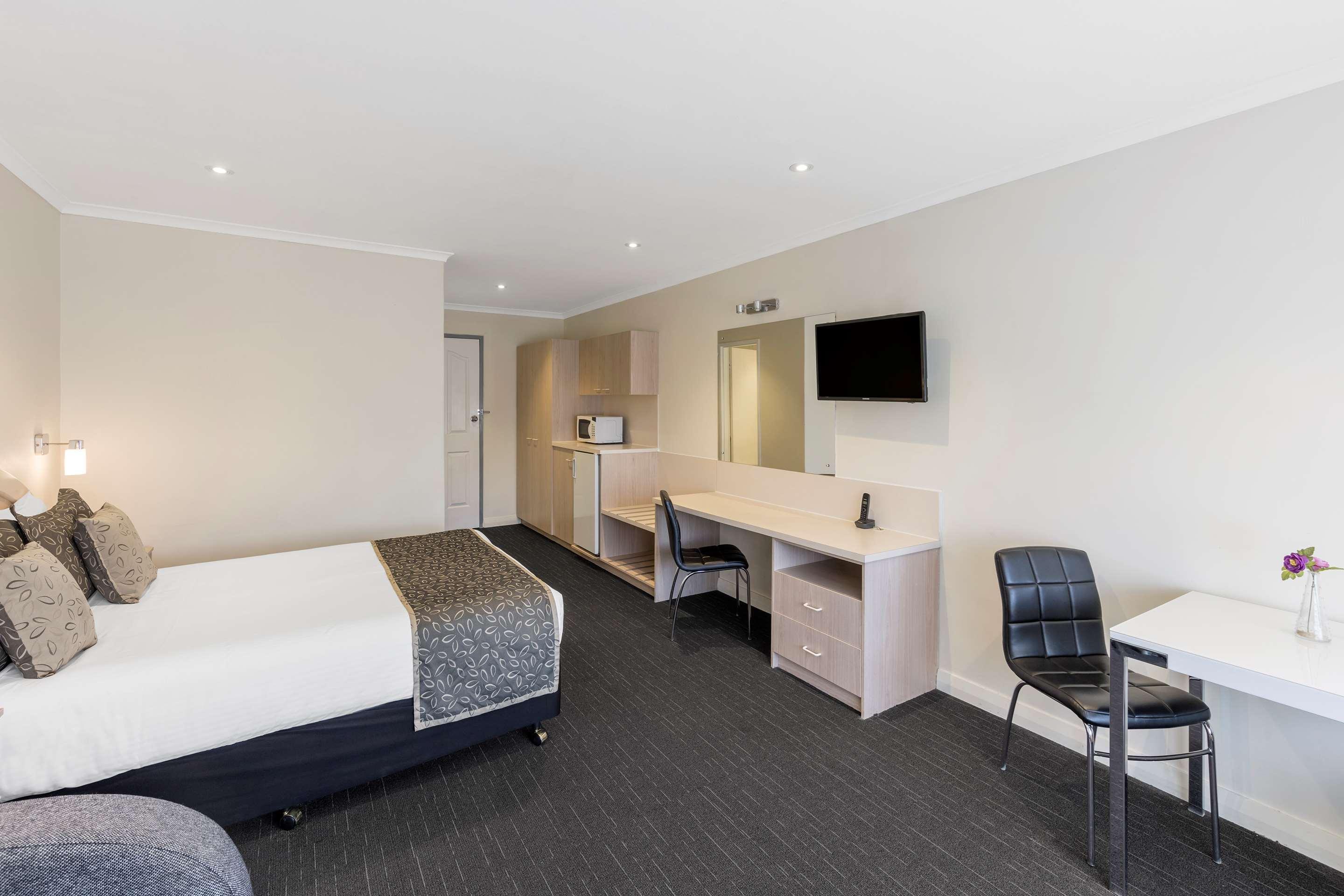 Best Western Plus Service Inn & Suites Lethbridge Eksteriør bilde