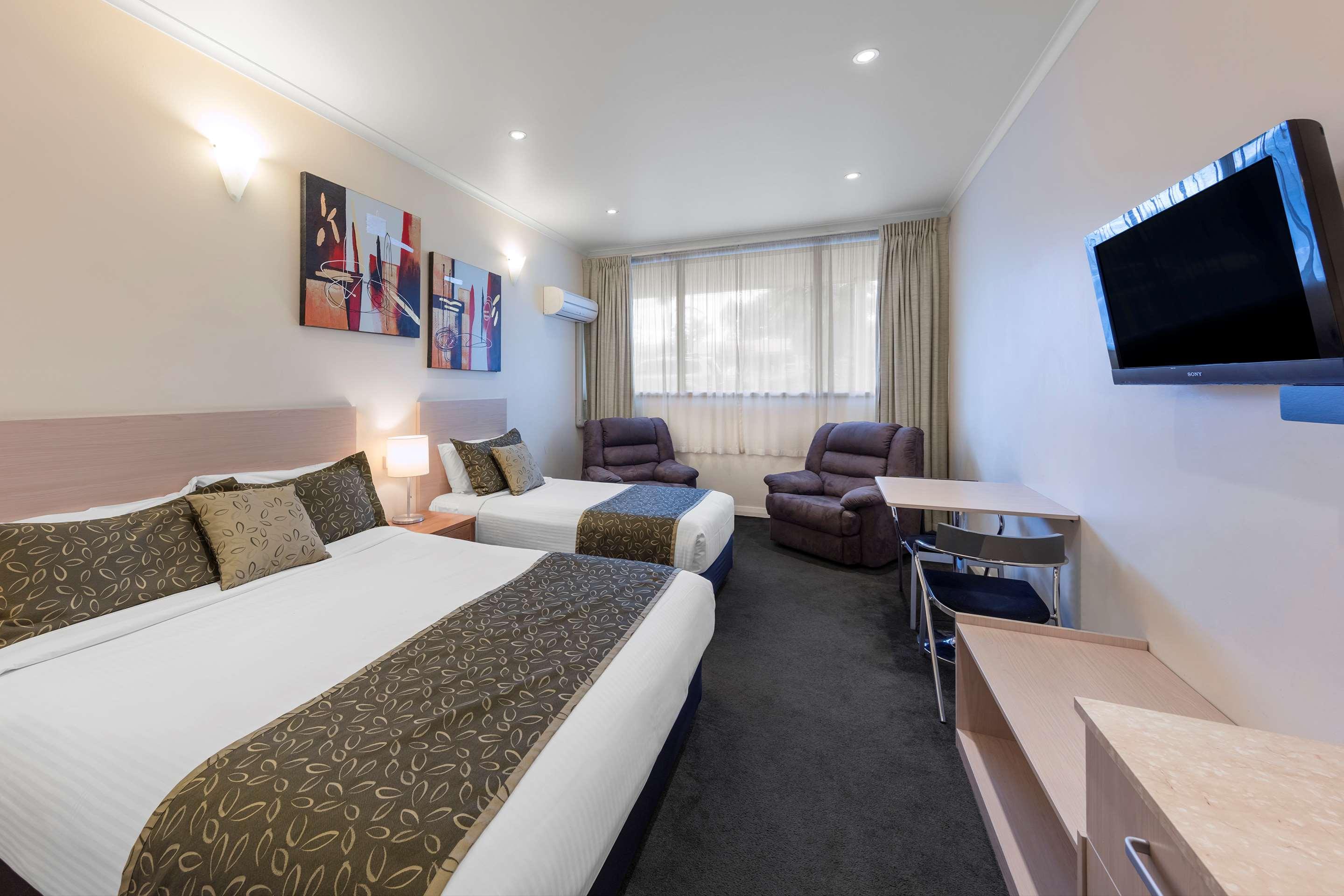 Best Western Plus Service Inn & Suites Lethbridge Eksteriør bilde