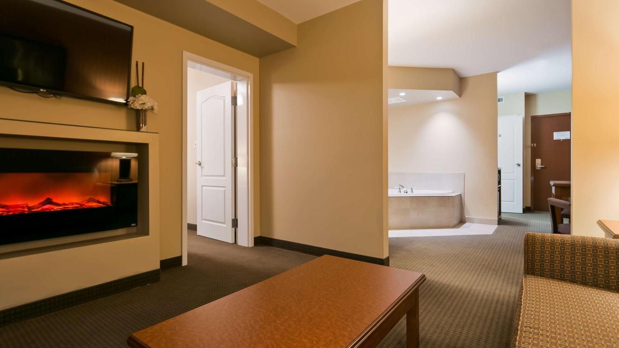 Best Western Plus Service Inn & Suites Lethbridge Eksteriør bilde