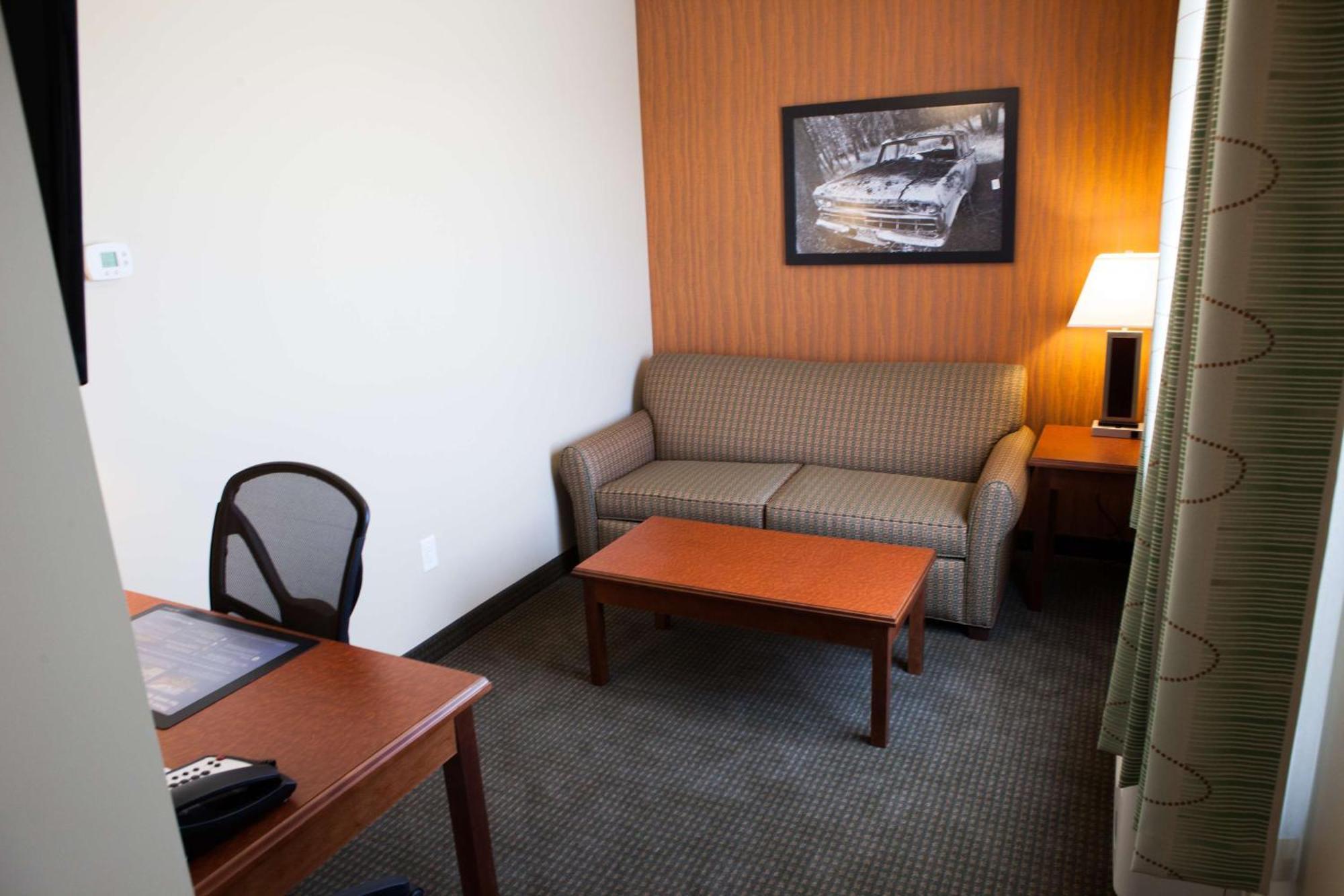 Best Western Plus Service Inn & Suites Lethbridge Eksteriør bilde